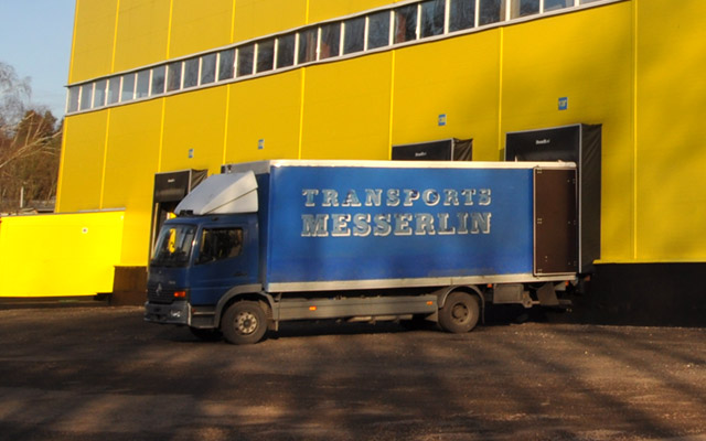 Транспортировка мебели со склада фабрики-производителя